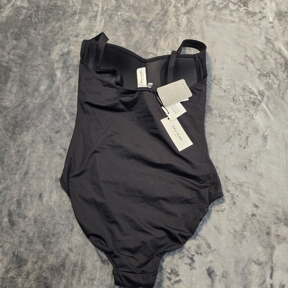 Sea Level Black Twist Front One Piece Swimsuit Women’s 8 Sustainable NWT - Picture 7 of 15